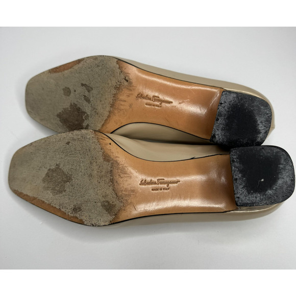 Salvatore Ferragamo Shoes Womens Size 8.5 Beige Leather Block Heel Pumps Italy - Picture 11 of 11